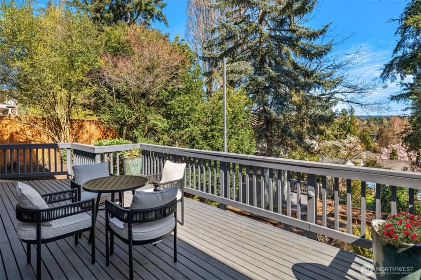 Property photo for 11544 24th Avenue Ne, Seattle photo 25
