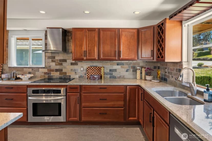 Property photo for 11544 24th Avenue Ne, Seattle photo 11