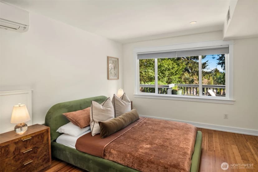 Property photo for 11544 24th Avenue Ne, Seattle photo 16