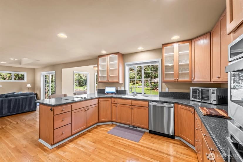Property photo for 2016 Golden Maples Court Nw, Olympia photo 12