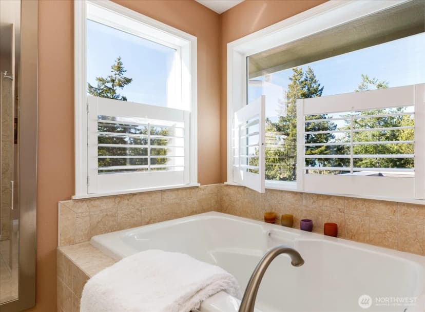 Property photo for 3913 W 12th Street, Anacortes photo 29
