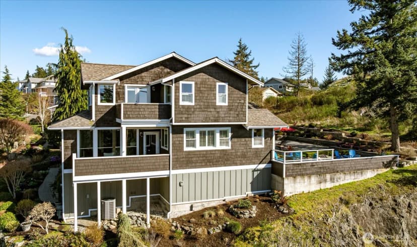 Property photo for 3913 W 12th Street, Anacortes photo 5