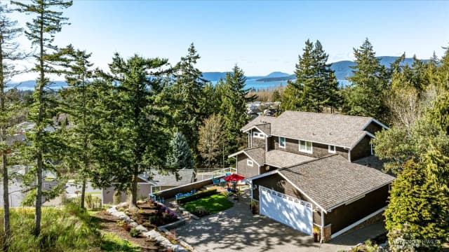 Property photo for 3913 W 12th Street, Anacortes photo 4