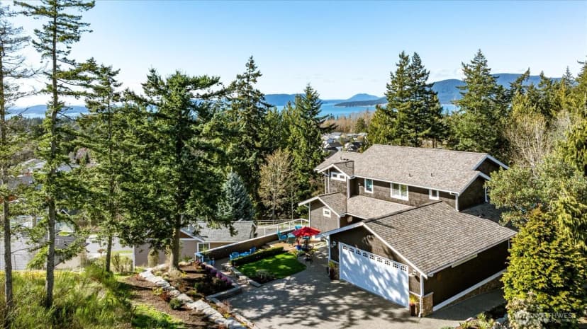 Property photo for 3913 W 12th Street, Anacortes photo 4