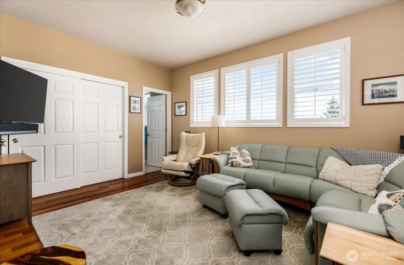 Property photo for 3913 W 12th Street, Anacortes photo 20