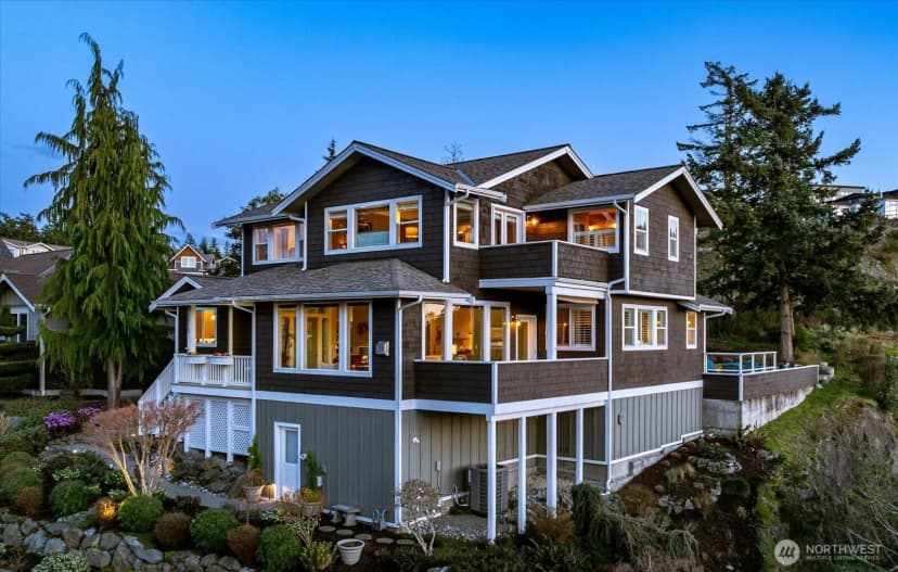 Property photo for 3913 W 12th Street, Anacortes