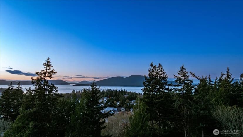 Property photo for 3913 W 12th Street, Anacortes photo 37