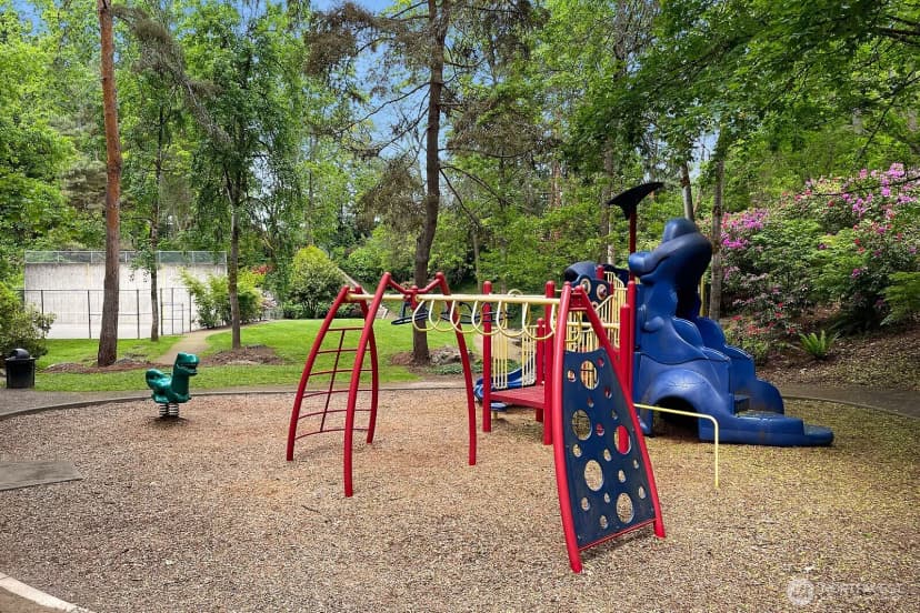Property photo for 10611 Se 20th Street, Bellevue photo 37