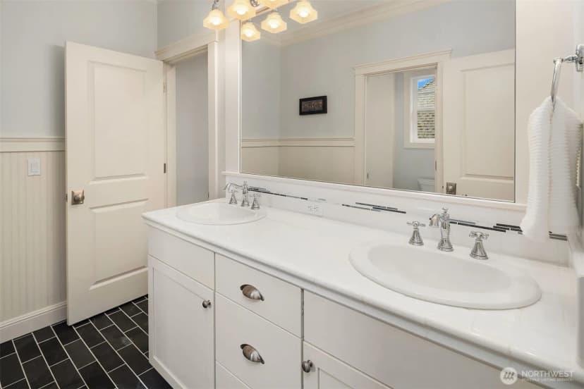 Property photo for 10611 Se 20th Street, Bellevue photo 21