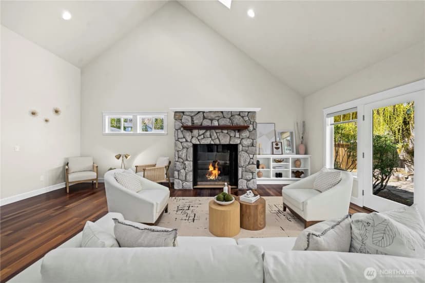 Property photo for 11028 E Riverside Drive, Bothell photo 14