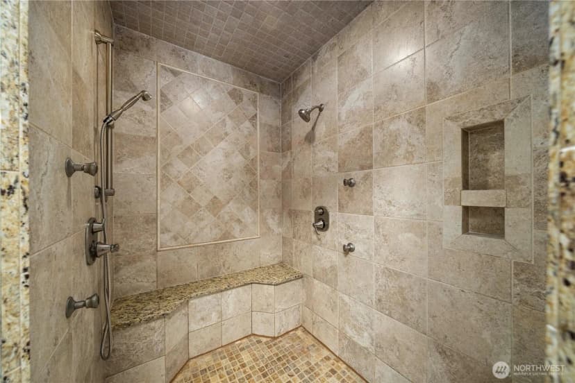 Property photo for 11028 E Riverside Drive, Bothell photo 27