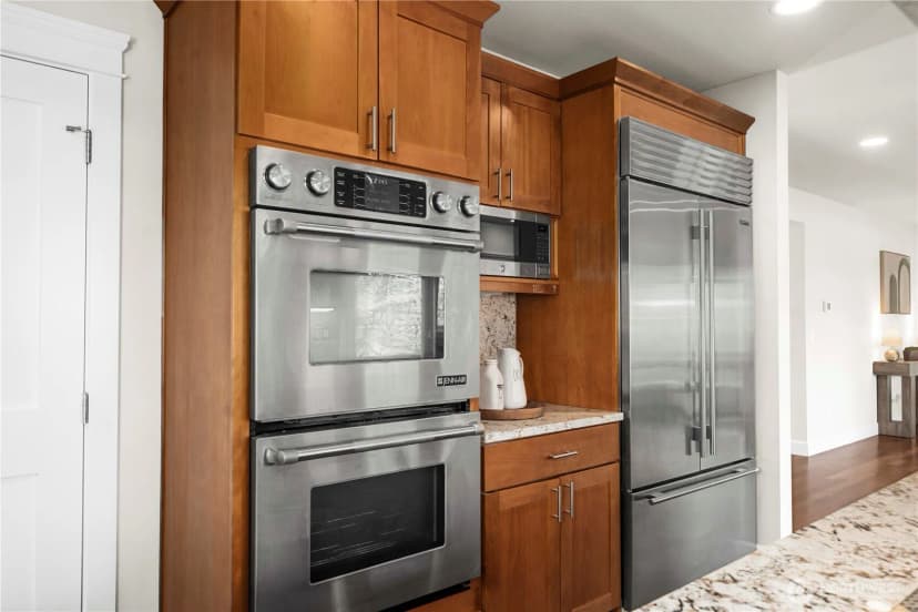 Property photo for 11028 E Riverside Drive, Bothell photo 12