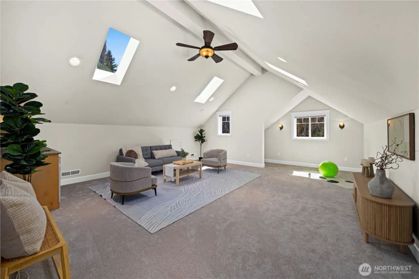 Property photo for 11028 E Riverside Drive, Bothell photo 20