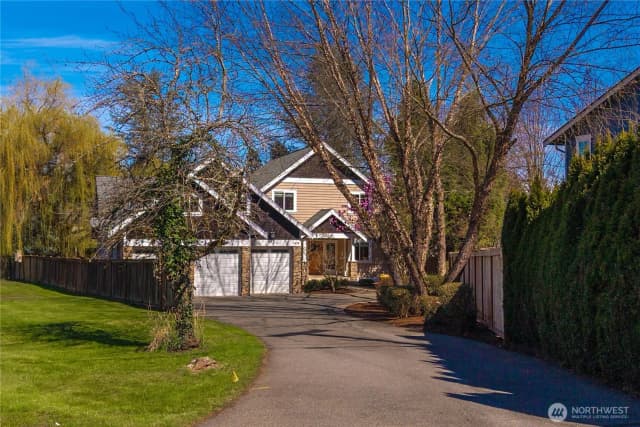 Property photo for 11028 E Riverside Drive, Bothell photo 5