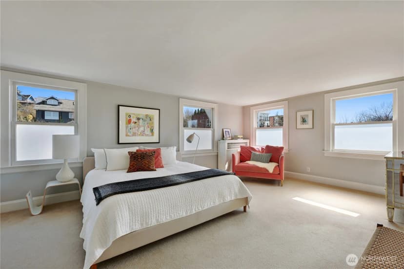 Property photo for 901 11th Avenue E, Seattle photo 28