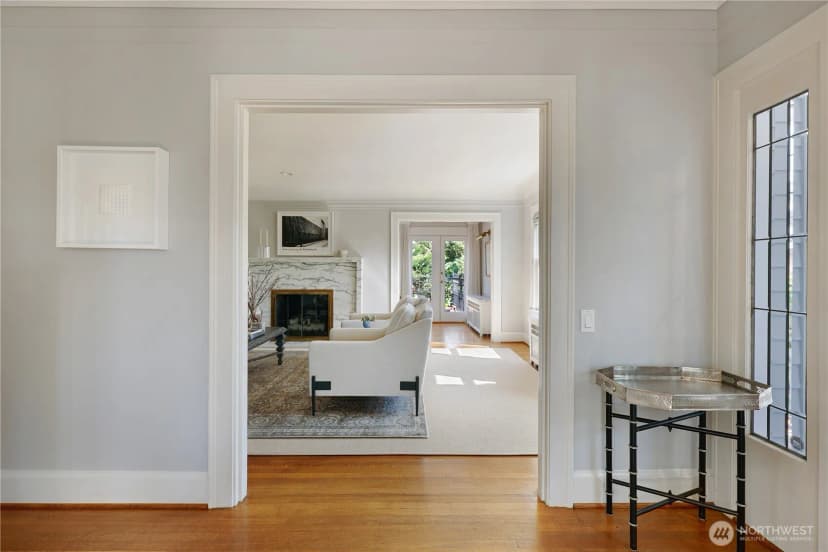Property photo for 901 11th Avenue E, Seattle photo 5