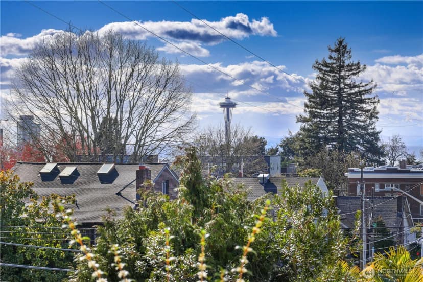 Property photo for 901 11th Avenue E, Seattle photo 25