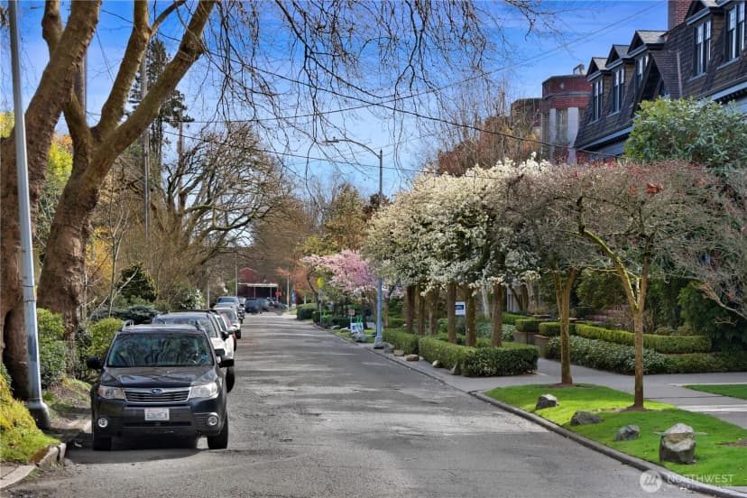 Property photo for 901 11th Avenue E, Seattle photo 40