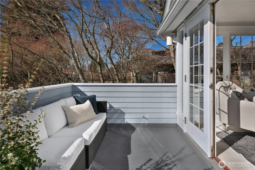 Property photo for 901 11th Avenue E, Seattle photo 24