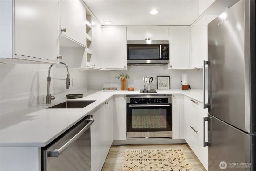 Property photo for 901 11th Avenue E, Seattle photo 36