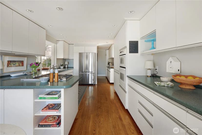 Property photo for 901 11th Avenue E, Seattle photo 19