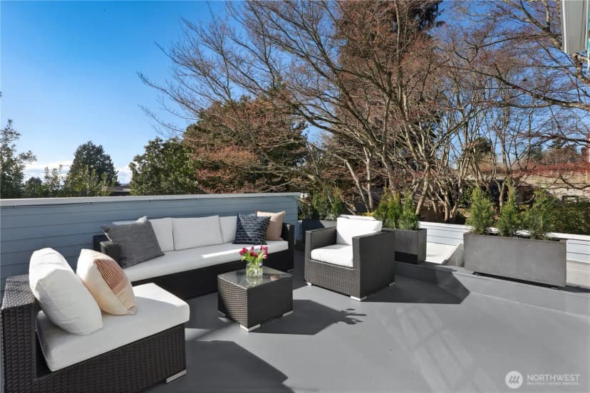 Property photo for 901 11th Avenue E, Seattle photo 18
