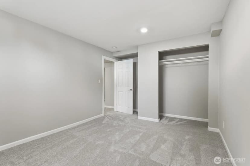 Property photo for 12210 1st Avenue Sw, Burien photo 25