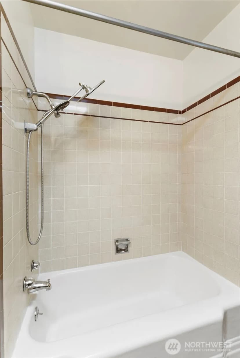 Property photo for 10114 Canyon Road E, Puyallup photo 17