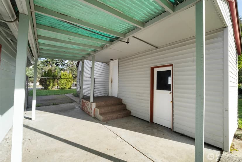 Property photo for 10114 Canyon Road E, Puyallup photo 22