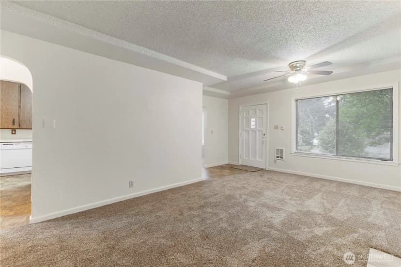 Property photo for 10114 Canyon Road E, Puyallup photo 6