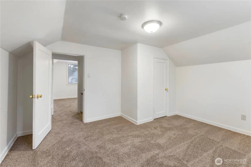Property photo for 10114 Canyon Road E, Puyallup photo 18