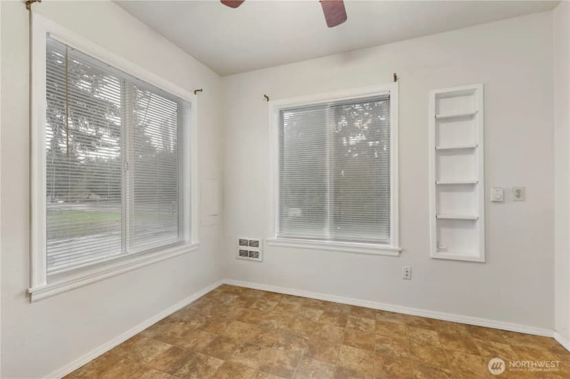 Property photo for 10114 Canyon Road E, Puyallup photo 12