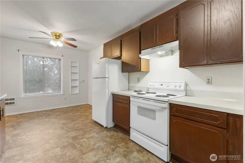 Property photo for 10114 Canyon Road E, Puyallup photo 10