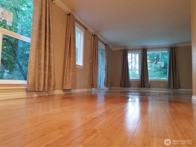 Property photo for 14025 61st Place W, Edmonds photo 4