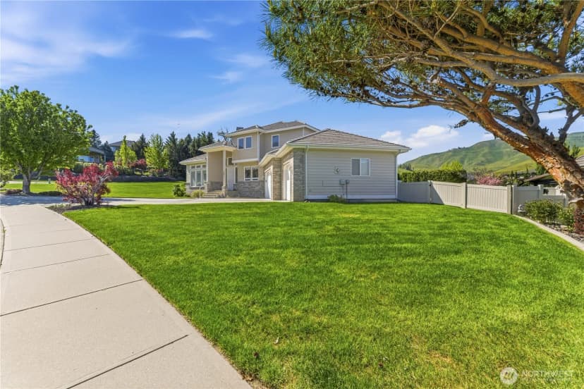 Property photo for 2011 Maiden Lane, Wenatchee photo 39