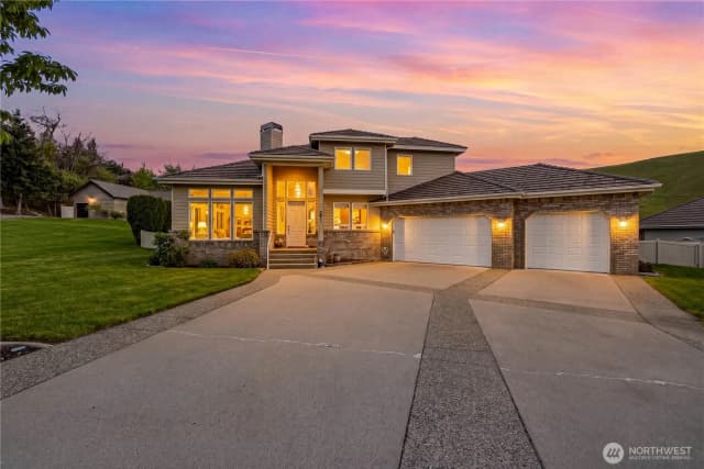Property photo for 2011 Maiden Lane, Wenatchee