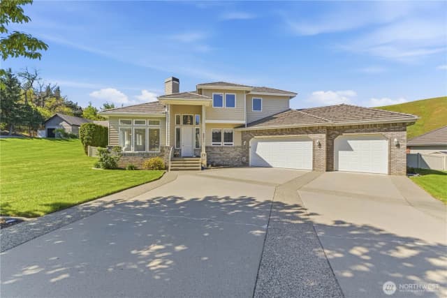 Property photo for 2011 Maiden Lane, Wenatchee photo 2