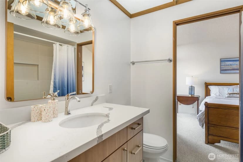 Property photo for 2180 Cove Drive, Oak Harbor photo 36