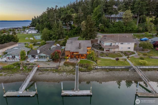Property photo for 2180 Cove Drive, Oak Harbor photo 2