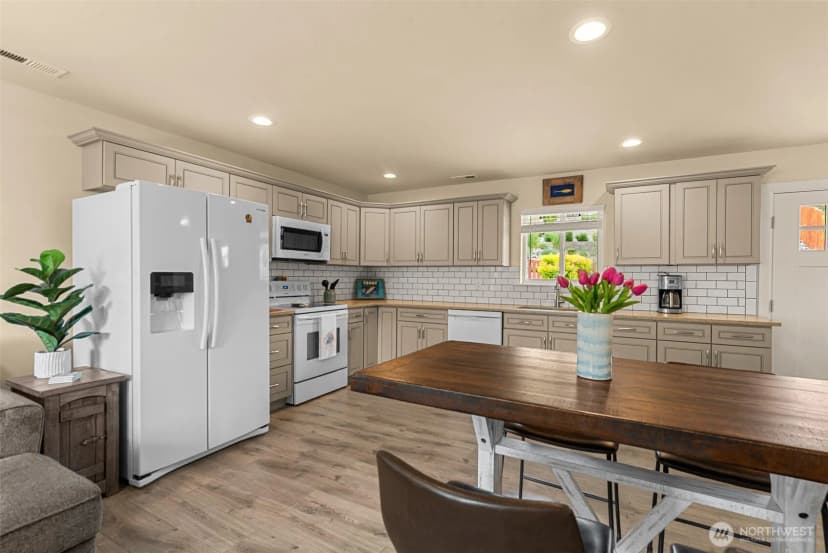 Property photo for 617 E Wapato Avenue, Chelan photo 7