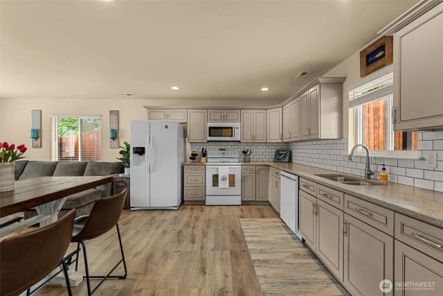 Property photo for 617 E Wapato Avenue, Chelan photo 5