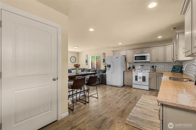 Property photo for 617 E Wapato Avenue, Chelan photo 4