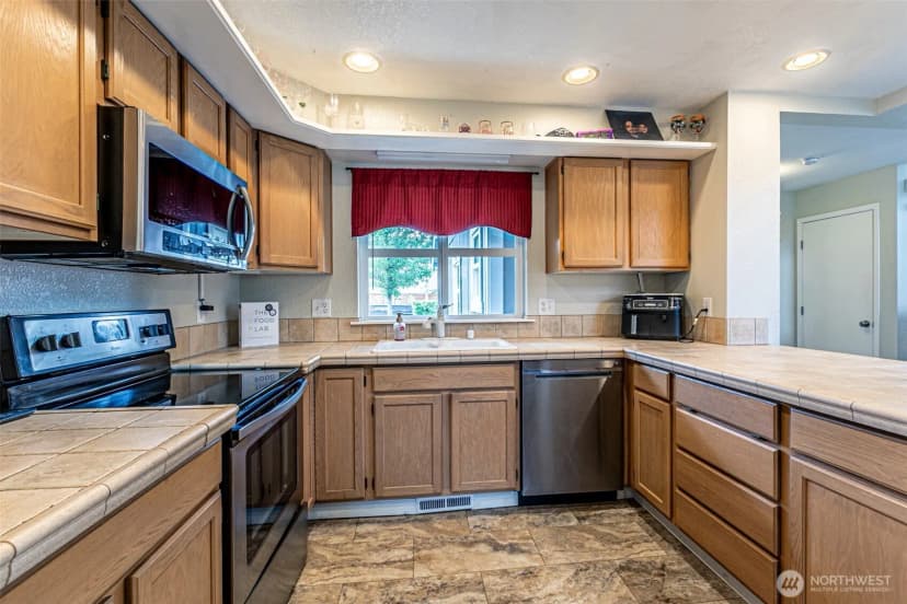 Property photo for 3720 Pine Creek Lane Se, Lacey photo 8