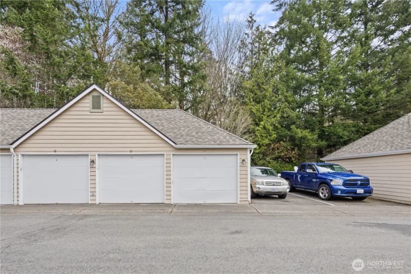 Property photo for 4133 224th Place Se #302, Issaquah photo 31