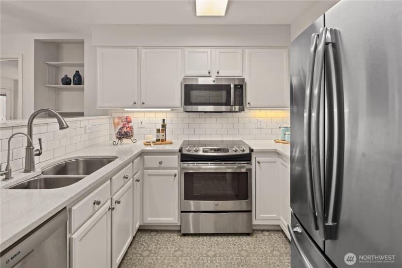 Property photo for 4133 224th Place Se #302, Issaquah photo 11