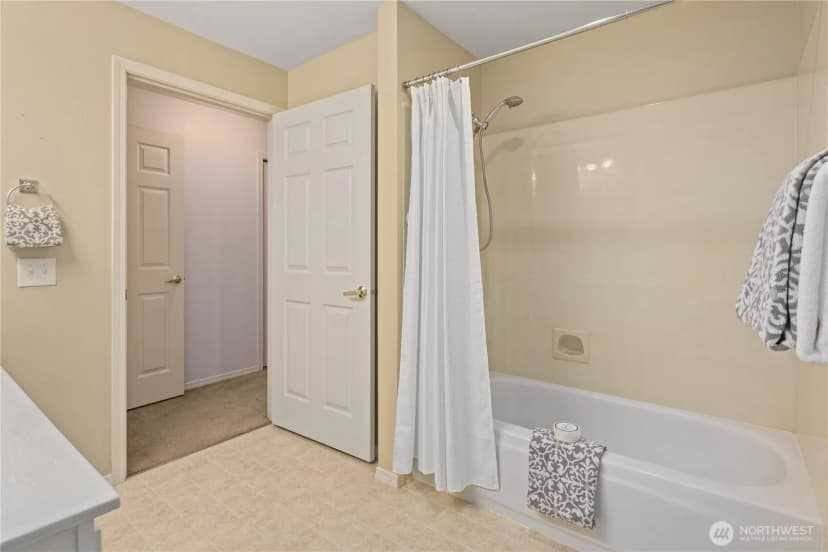 Property photo for 4133 224th Place Se #302, Issaquah photo 28