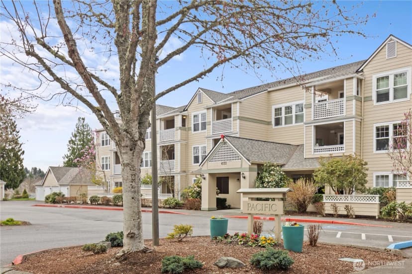 Property photo for 4133 224th Place Se #302, Issaquah photo 30