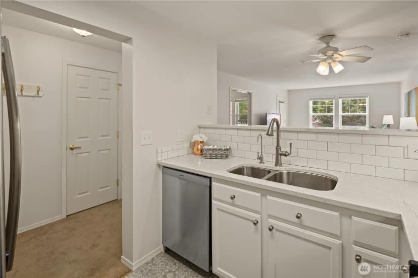 Property photo for 4133 224th Place Se #302, Issaquah photo 13