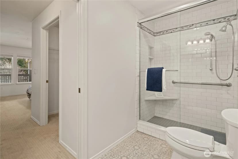 Property photo for 4133 224th Place Se #302, Issaquah photo 22