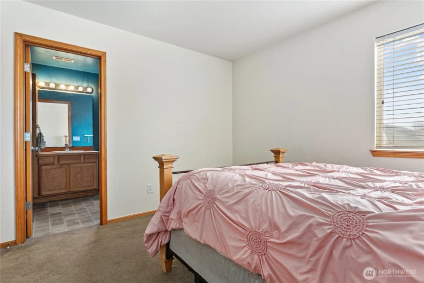 Property photo for 1162 Aaron Drive, Lynden photo 16